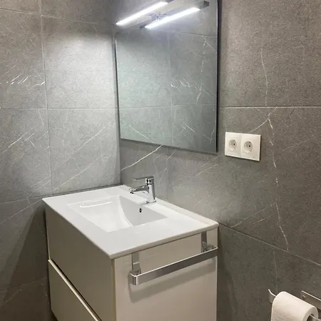 Del Carmen Apartment *
